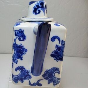 Blue & White Porcelain teapot with distinctive square shape & floral pattern VTG